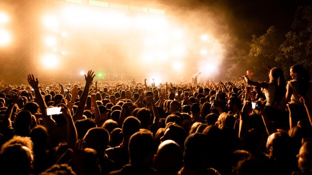 Jak koncerty na żywo wpływają na nasze samopoczucie?